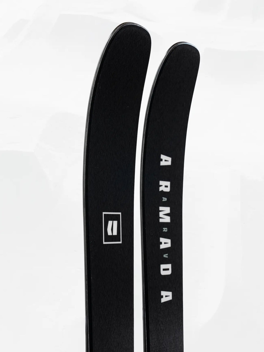 Armada ARV 94 Black [2026]
